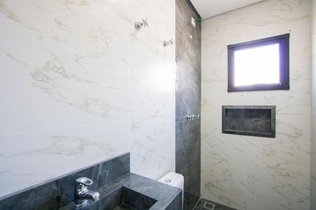 Casa à venda com 130m², 3 quartos e 4 vagas Casa à venda com 130m², 3 quartos e 4 vagasBanheiro social