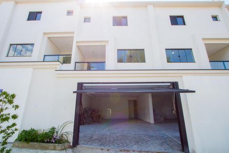 Casa à venda com 130m², 3 quartos e 4 vagas Casa à venda com 130m², 3 quartos e 4 vagasFachada