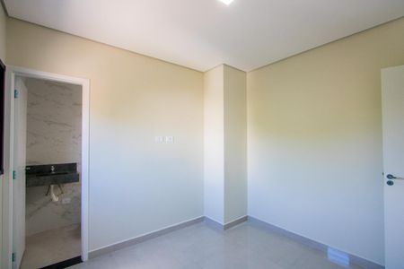 Casa à venda com 130m², 3 quartos e 4 vagas Casa à venda com 130m², 3 quartos e 4 vagasQuarto 1 - Suíte
