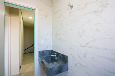 Casa à venda com 130m², 3 quartos e 4 vagas Casa à venda com 130m², 3 quartos e 4 vagasBanheiro social