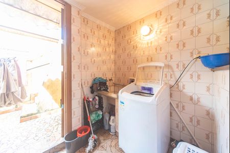 Casa à venda com 235m², 2 quartos e 1 vagaÁrea de Serviço