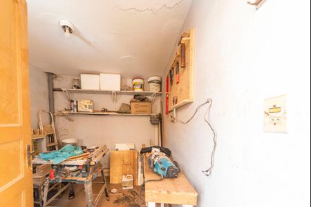 Casa à venda com 235m², 2 quartos e 1 vagaDepósito