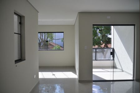 Casa à venda com 130m², 3 quartos e 4 vagasSala
