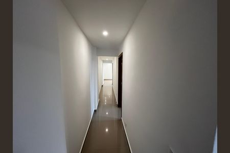 Apartamento à venda com 74m², 2 quartos e sem vaga Apartamento à venda com 74m², 2 quartos e sem vagaCorredor
