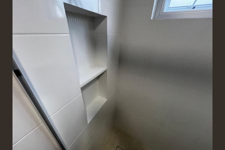 Apartamento à venda com 74m², 2 quartos e sem vaga Apartamento à venda com 74m², 2 quartos e sem vagaBanheiro Social