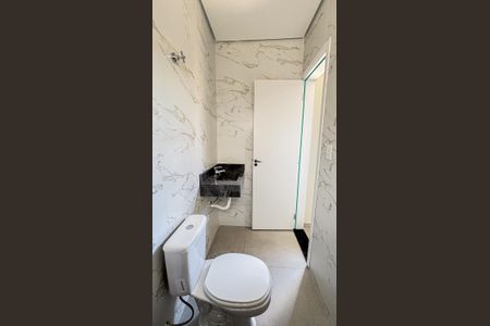 Casa à venda com 130m², 3 quartos e 4 vagas Casa à venda com 130m², 3 quartos e 4 vagasBanheiro da Suíte
