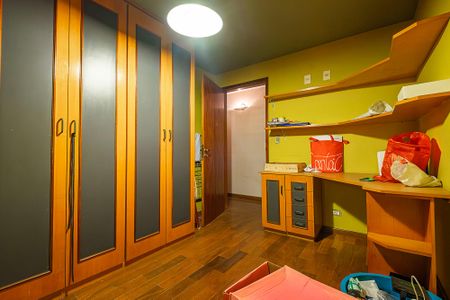 Casa à venda com 230m², 6 quartos e 3 vagas Casa à venda com 230m², 6 quartos e 3 vagasCasa 2 - Quarto 2