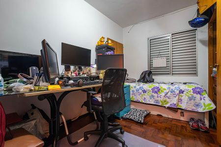 Casa à venda com 230m², 6 quartos e 3 vagas Casa à venda com 230m², 6 quartos e 3 vagasCasa 1 - Quarto 3