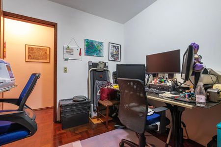 Casa à venda com 230m², 6 quartos e 3 vagas Casa à venda com 230m², 6 quartos e 3 vagasCasa 1 - Quarto 3