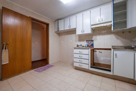 Casa à venda com 230m², 6 quartos e 3 vagas Casa à venda com 230m², 6 quartos e 3 vagasCasa 2 - Cozinha