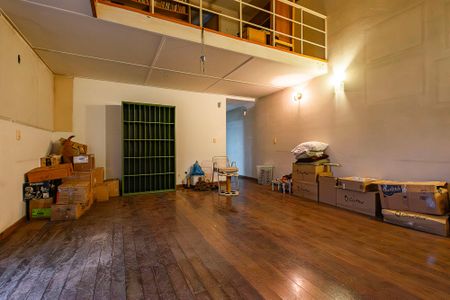 Casa à venda com 230m², 6 quartos e 3 vagas Casa à venda com 230m², 6 quartos e 3 vagasCasa 2 - Sala