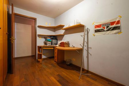 Casa à venda com 230m², 6 quartos e 3 vagas Casa à venda com 230m², 6 quartos e 3 vagasCasa 2 - Quarto 3