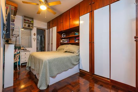 Casa à venda com 230m², 6 quartos e 3 vagas Casa à venda com 230m², 6 quartos e 3 vagasCasa 1 - Suíte