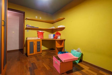 Casa à venda com 230m², 6 quartos e 3 vagas Casa à venda com 230m², 6 quartos e 3 vagasCasa 2 - Quarto 2