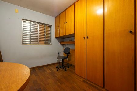 Casa à venda com 230m², 6 quartos e 3 vagas Casa à venda com 230m², 6 quartos e 3 vagasCasa 2 - Quarto 3