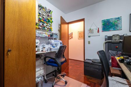 Casa à venda com 230m², 6 quartos e 3 vagas Casa à venda com 230m², 6 quartos e 3 vagasCasa 1 - Quarto 3