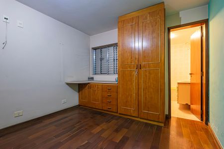 Casa à venda com 230m², 6 quartos e 3 vagas Casa à venda com 230m², 6 quartos e 3 vagasCasa 2 - Suíte