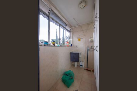 Casa à venda com 230m², 6 quartos e 3 vagas Casa à venda com 230m², 6 quartos e 3 vagasCasa 2 - Lavanderia