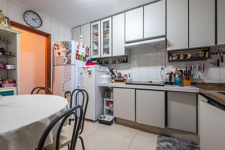 Casa à venda com 230m², 6 quartos e 3 vagas Casa à venda com 230m², 6 quartos e 3 vagasCasa 1 - Cozinha