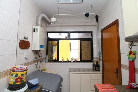 Apartamento à venda com 110m², 4 quartos e 1 vagaÁrea de Serviço