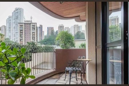 Apartamento à venda com 255m², 5 quartos e 4 vagas