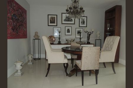 Apartamento à venda com 245m², 3 quartos e 3 vagas