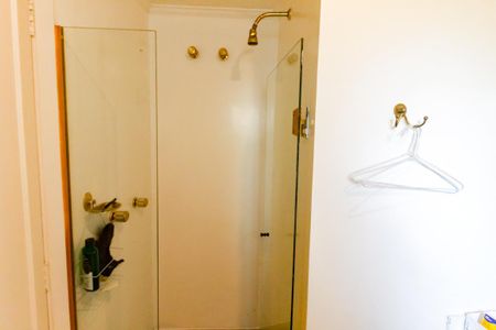 Apartamento à venda com 300m², 4 quartos e 4 vagas Apartamento à venda com 300m², 4 quartos e 4 vagasBanheiro da Suíte 3