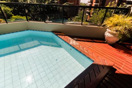 Apartamento à venda com 300m², 4 quartos e 4 vagas Apartamento à venda com 300m², 4 quartos e 4 vagasPiscina - Varanda