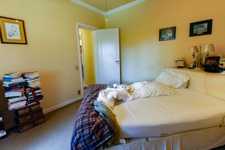 Apartamento à venda com 300m², 4 quartos e 4 vagas Apartamento à venda com 300m², 4 quartos e 4 vagasSuíte 2