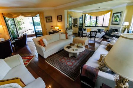 Apartamento à venda com 300m², 4 quartos e 4 vagas Apartamento à venda com 300m², 4 quartos e 4 vagasSala 2