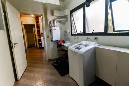 Apartamento à venda com 300m², 4 quartos e 4 vagas Apartamento à venda com 300m², 4 quartos e 4 vagasÁrea de Serviço