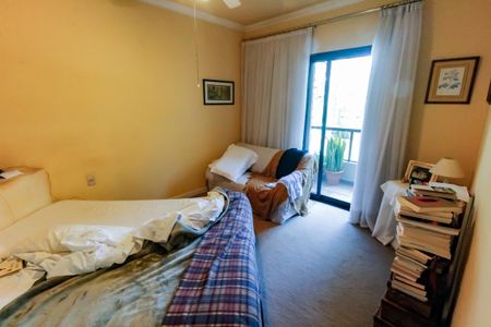 Apartamento à venda com 300m², 4 quartos e 4 vagas Apartamento à venda com 300m², 4 quartos e 4 vagasSuíte 2