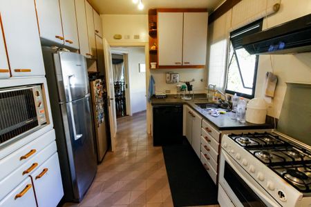 Apartamento à venda com 300m², 4 quartos e 4 vagas Apartamento à venda com 300m², 4 quartos e 4 vagasCozinha