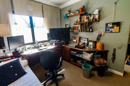 Apartamento à venda com 300m², 4 quartos e 4 vagas Apartamento à venda com 300m², 4 quartos e 4 vagasSuíte 1