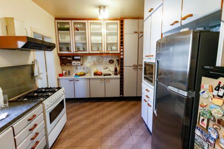 Apartamento à venda com 300m², 4 quartos e 4 vagas Apartamento à venda com 300m², 4 quartos e 4 vagasCozinha