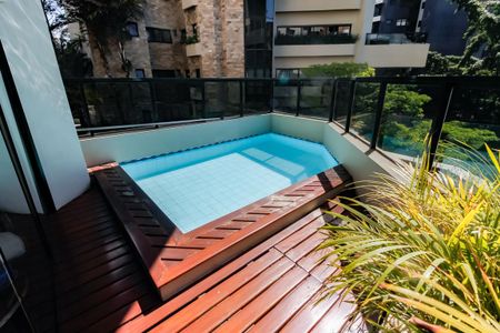 Apartamento à venda com 300m², 4 quartos e 4 vagas Apartamento à venda com 300m², 4 quartos e 4 vagasPiscina - Varanda