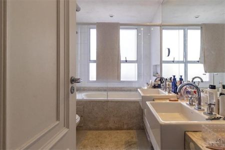 Apartamento à venda com 250m², 4 quartos e 5 vagas Apartamento à venda com 250m², 4 quartos e 5 vagasFoto 01