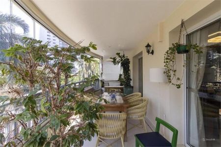 Apartamento à venda com 250m², 4 quartos e 5 vagas Apartamento à venda com 250m², 4 quartos e 5 vagasFoto 05