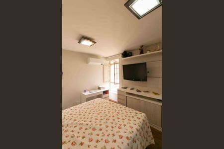 Apartamento à venda com 130m², 3 quartos e 2 vagas Apartamento à venda com 130m², 3 quartos e 2 vagasSuite 2