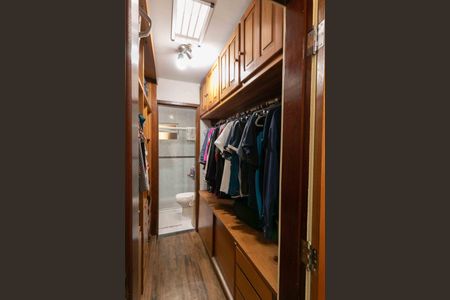 Apartamento à venda com 130m², 3 quartos e 2 vagas Apartamento à venda com 130m², 3 quartos e 2 vagasCloset