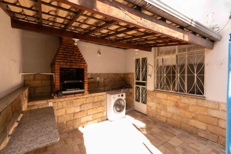 Apartamento à venda com 130m², 3 quartos e 2 vagas Apartamento à venda com 130m², 3 quartos e 2 vagasÁrea Gourmet / Área de servíço