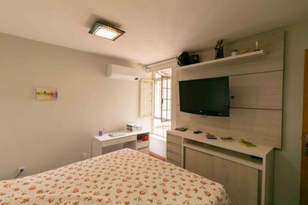 Apartamento à venda com 130m², 3 quartos e 2 vagas Apartamento à venda com 130m², 3 quartos e 2 vagasSuite 2