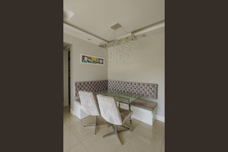 Apartamento à venda com 80m², 2 quartos e 1 vagaSala de Jantar