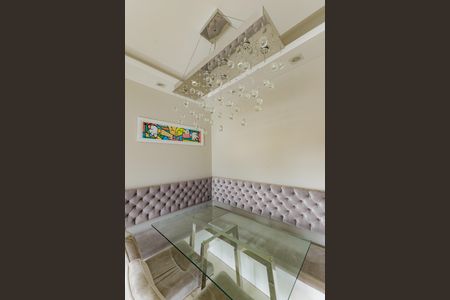 Apartamento à venda com 80m², 2 quartos e 1 vagaSala de Jantar