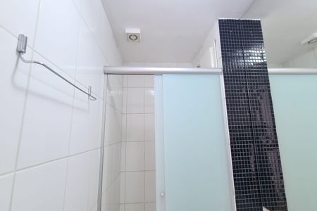 Apartamento à venda com 49m², 2 quartos e 1 vaga Apartamento à venda com 49m², 2 quartos e 1 vagaBanheiro