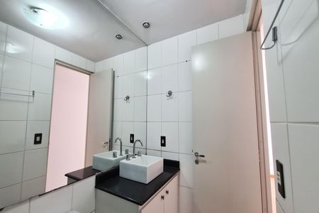 Apartamento à venda com 49m², 2 quartos e 1 vaga Apartamento à venda com 49m², 2 quartos e 1 vagaBanheiro