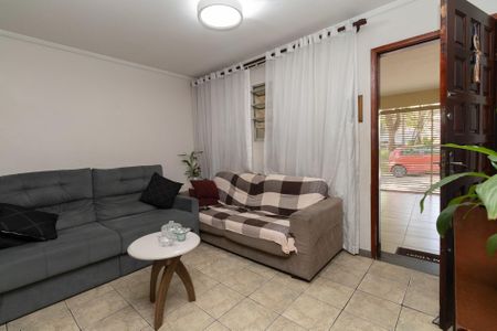 Casa à venda com 134m², 3 quartos e 2 vagasSala