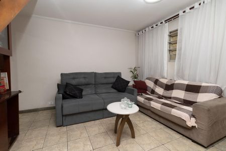 Casa à venda com 134m², 3 quartos e 2 vagasSala