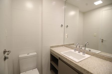 Apartamento à venda com 79m², 2 quartos e 1 vagaQuarto 2 - Banheiro da Suíte