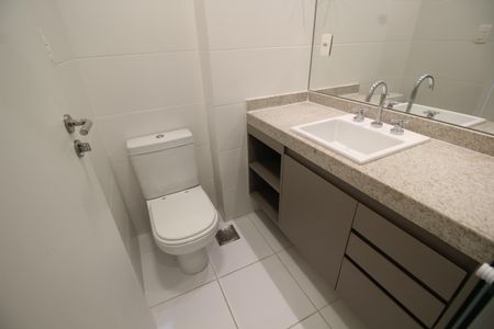 Apartamento à venda com 79m², 2 quartos e 1 vagaQuarto 2 - Banheiro da Suíte